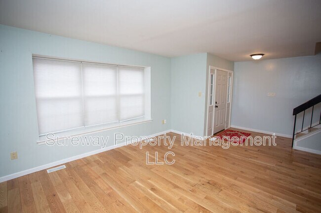 Building Photo - 142 Camber Ln