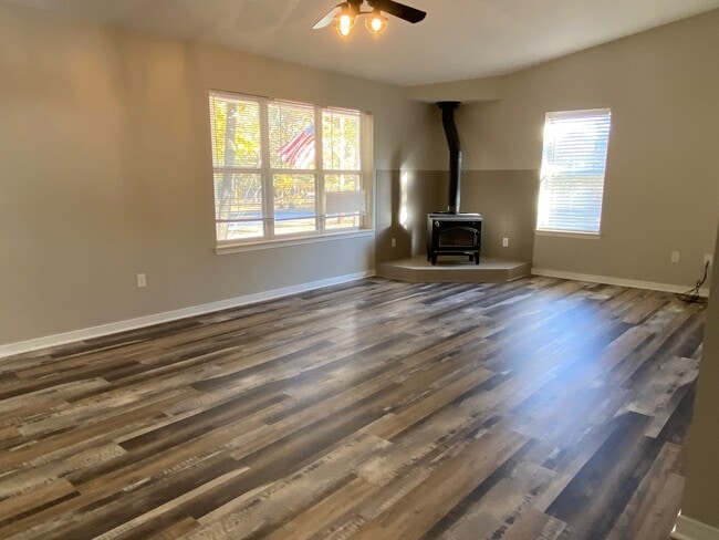 Building Photo - 1207 Red Bud Ave