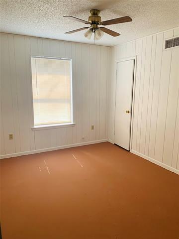 Building Photo - 1010 E Reno Rd