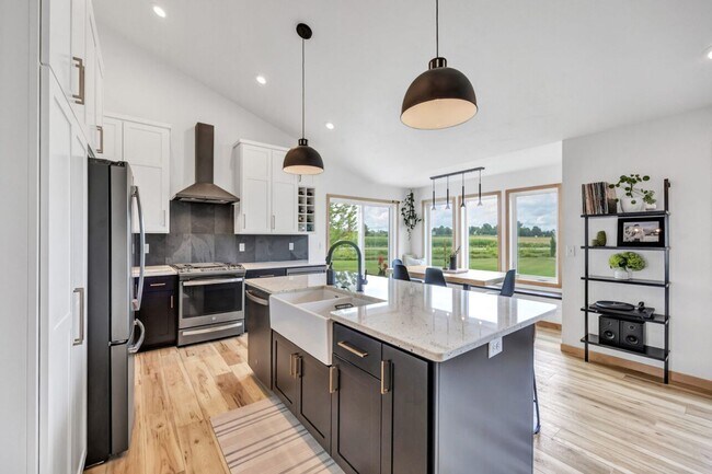 Building Photo - Executive Rental – Custom 5-Bedroom, 3.5-B...