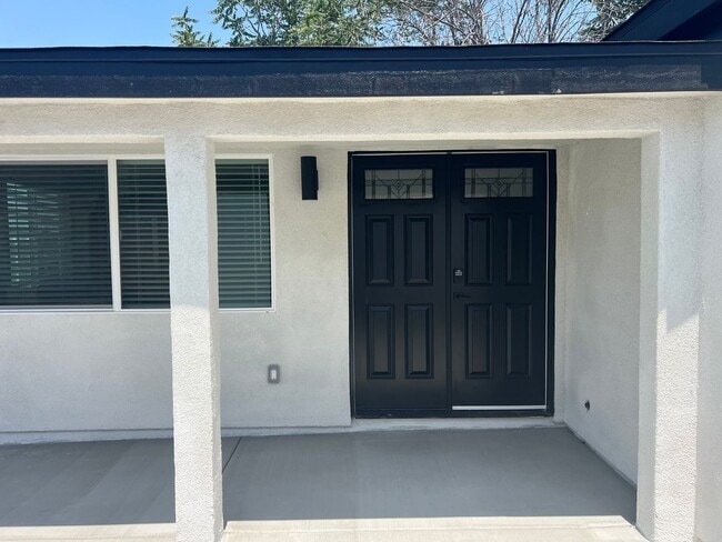 Building Photo - Brand New Detached 3 Bed/2 Bath Home-Central AC +In-Unit Laundry-Riverside