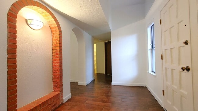 Foto del edificio - Appealing 3 Bedroom, 2 Bath Home In The NW...