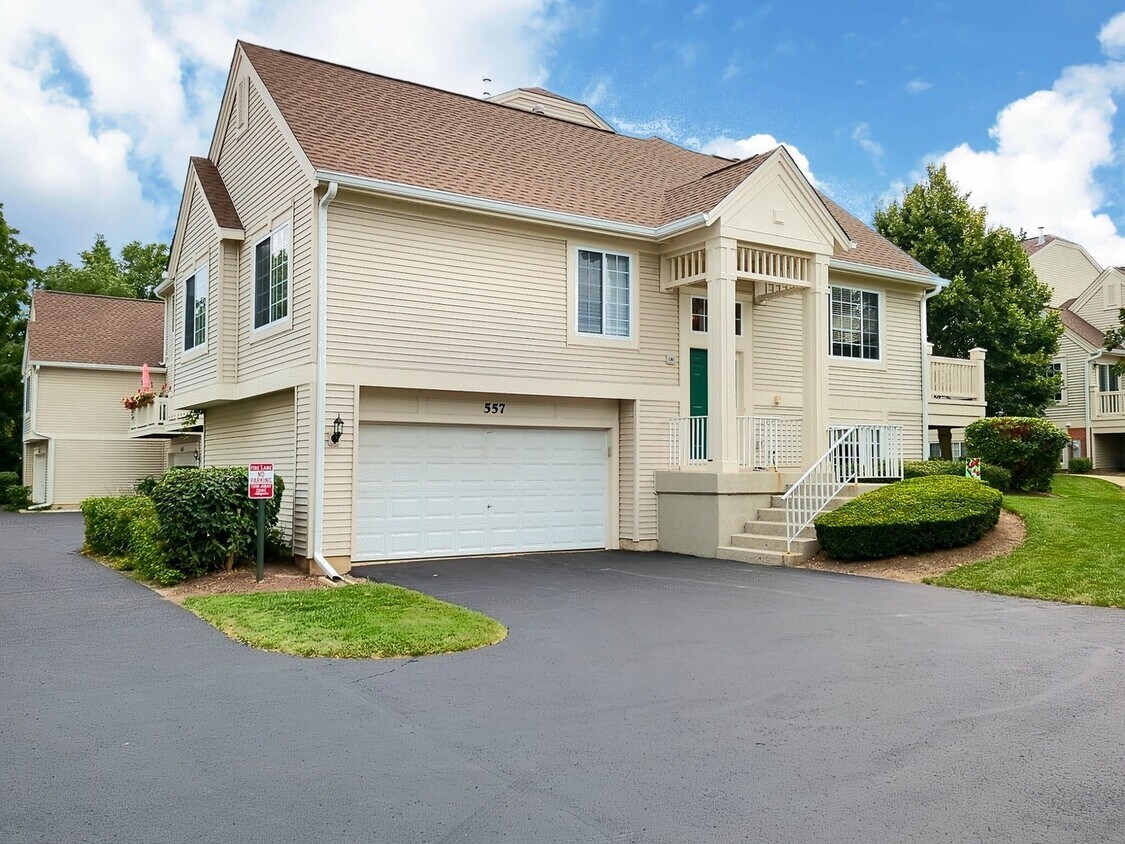 Primary Photo - 557 Cary Woods Cir