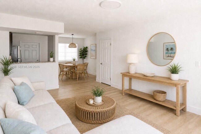 Foto del edificio - 8345 Byron Ave