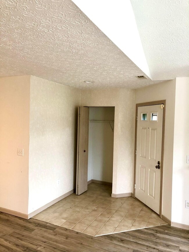 Foto del edificio - 6835 Villabrook Dr