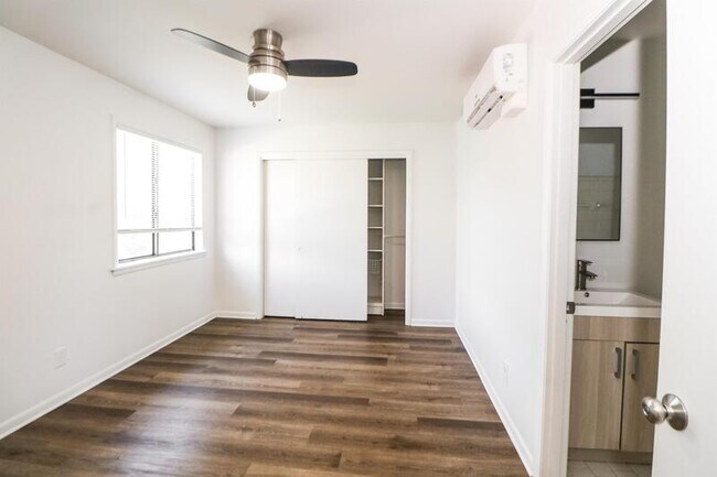 Foto del edificio - 6228 Robertson Ave
