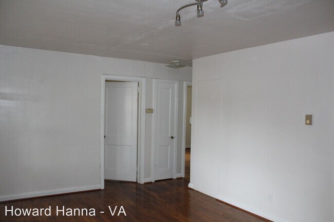 Building Photo - 2 br, 1 bath House - 3430 Elliott Avenue