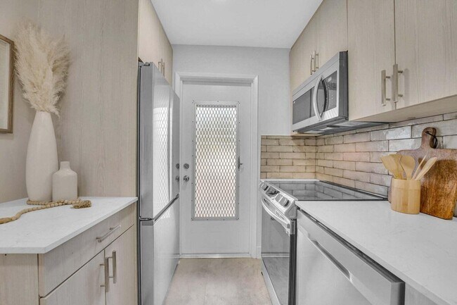 Foto del edificio - 400 SE 10th St