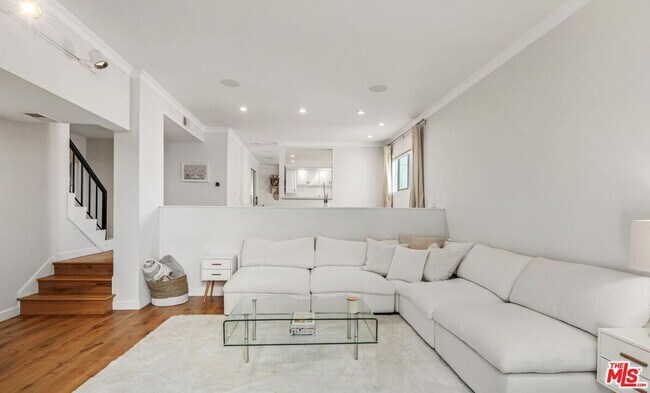 Building Photo - 17219 Palisades Cir