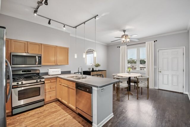 Foto del edificio - 4511 S Lake Park Ave