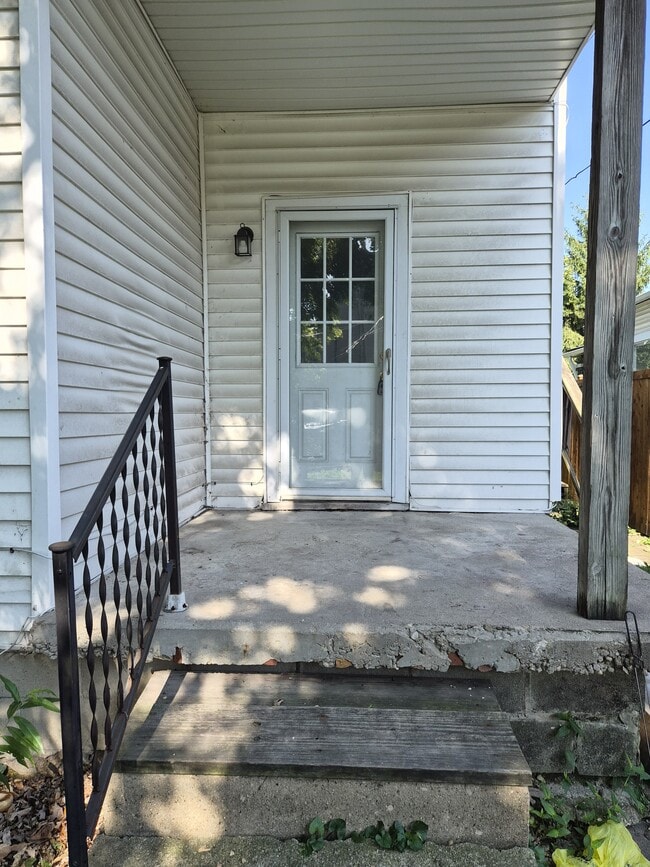 Photo - 321-323 N Arsenal Ave (Indianapolis, IN) Apartment
