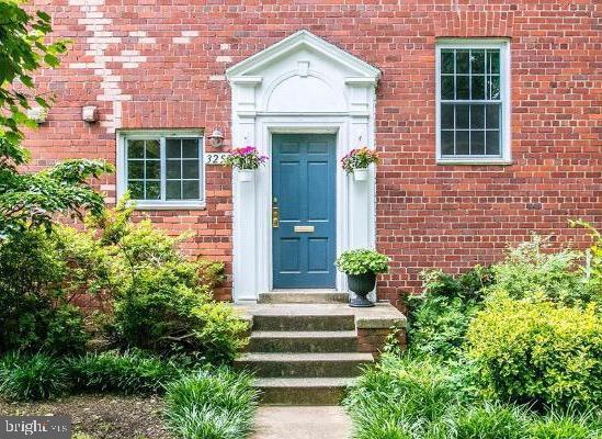 Foto principal - 3250 Gunston Rd