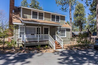 Building Photo - 706 Lupin Ln