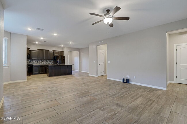 Building Photo - 4713 Marisabel Azcarate St