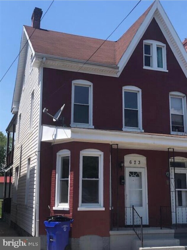 623 N Locust St, Hagerstown, MD 21740 Townhome Rentals in Hagerstown