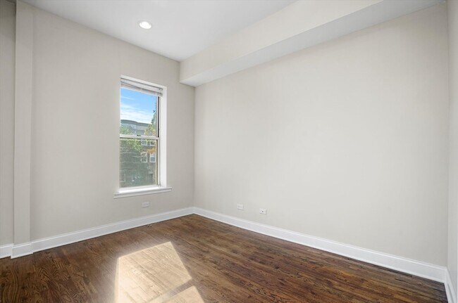 Building Photo - 4544 S. Indiana Ave  Chicago, IL, 60653