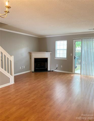 Foto del edificio - 13612 Meade Glen Ct