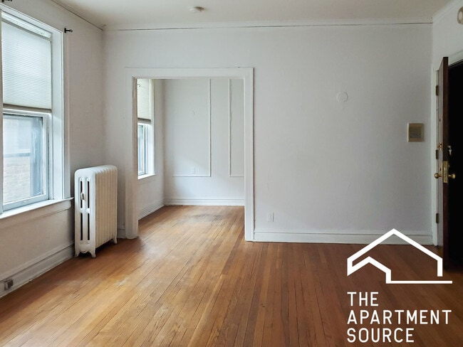 Photo - 432 W Surf St Apartment