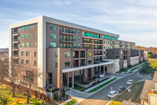 Building Photo - The Drake at White Rock