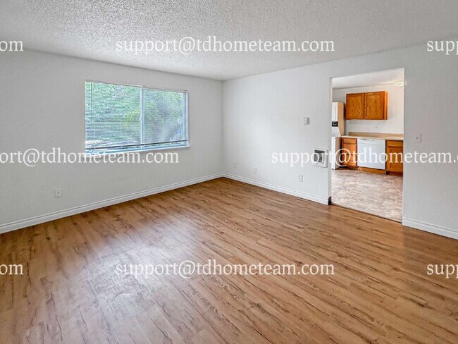 Foto del edificio - "Charming Tacoma Duplex: Cozy 2-Bed, 1-Bat...