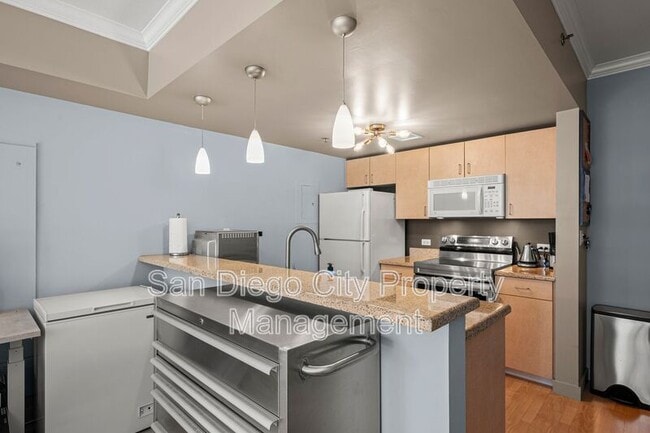 Building Photo - 425 W Beech St