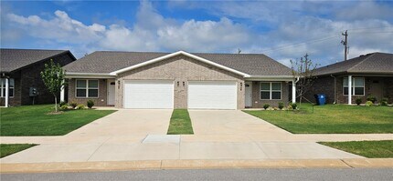 Building Photo - 6811 NW Toby St
