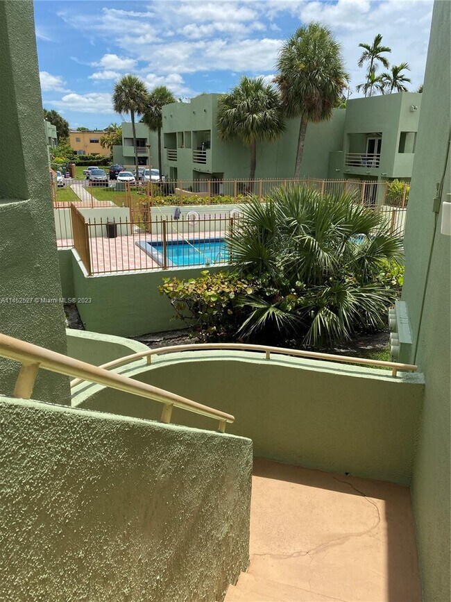 Foto del edificio - 11153 NW 7th St