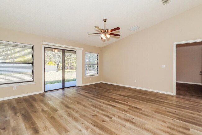 Foto del edificio - 498 John's Creek Pkwy