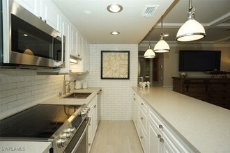 Building Photo - 480 5th St S Building Photo - 480 5th St S