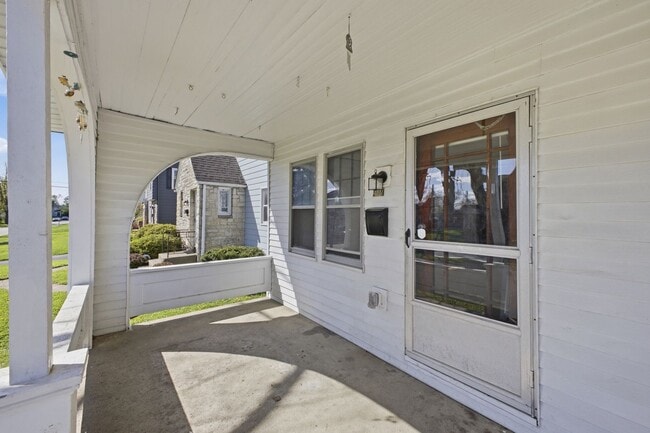 Building Photo - 415-417-417 S Huron Ave