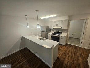 Building Photo - 200 Hamilton Ave