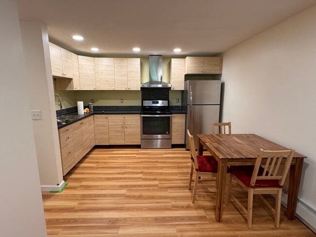 Building Photo - 9103 S Shad Cir