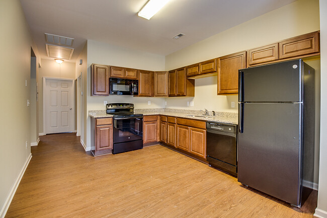 Building Photo - 7116 Somerset Springs Dr