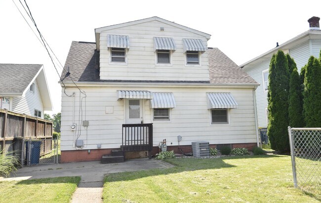 Foto del edificio - Mishawaka Near Parks 3 bedroom 2 bath home