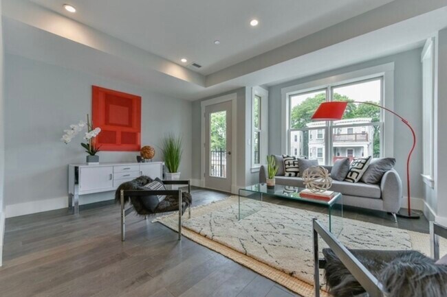 Foto del edificio - 125 Stoughton St