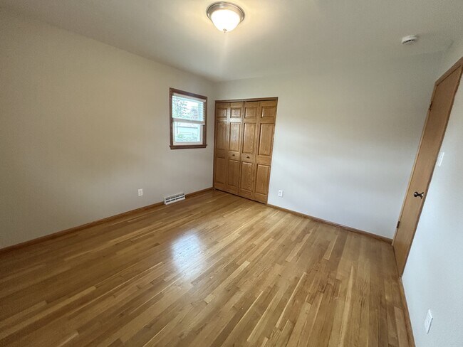 Foto del edificio - N65W24143 Elm Ave