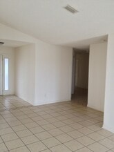 Building Photo - 2704 Hampton Park Cir