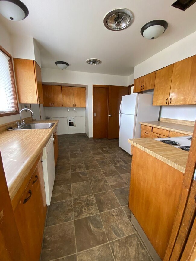 Foto del edificio - 8919 Travis Dr