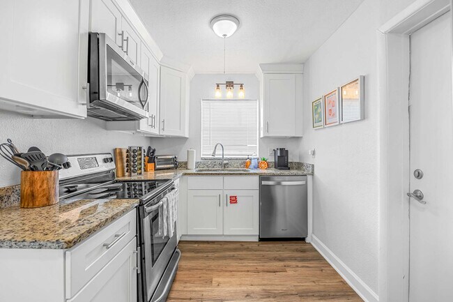 Building Photo - 3524 S Atlantic Ave