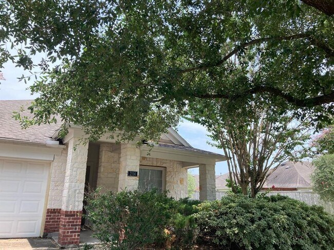 Foto del edificio - 2114 Thorn Berry Creek Ln