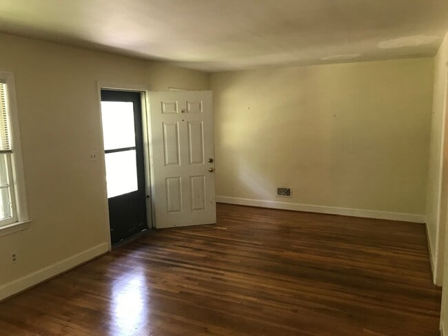 Building Photo - 405 Smith Ave