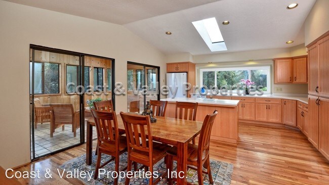 Foto del edificio - 3 br, 2 bath House - 212 A San Benancio Rd.