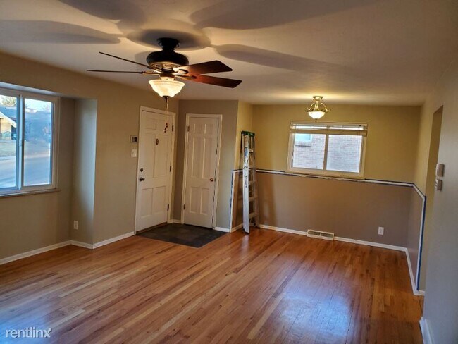 Building Photo - 3 br, 2 bath House - 6068 S Elizabeth Way