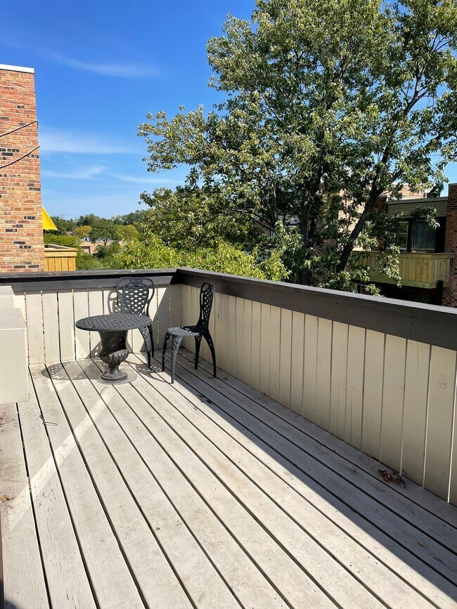 Building Photo - 1810 Hemlock Pl