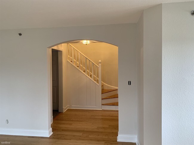 Foto del edificio - 3 br, 3.5 bath Townhome - 15 Elm Road