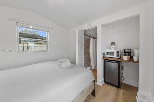 Foto del edificio - 2946 SW 26th St