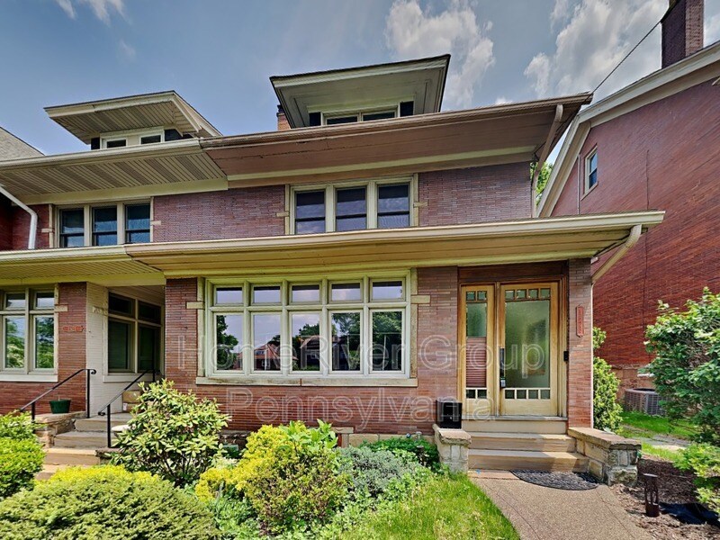 Primary Photo - 1623 Beechwood Blvd