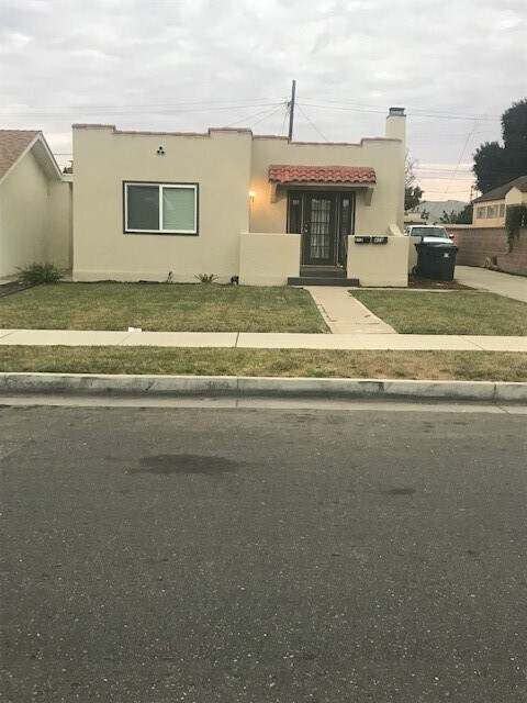 Building Photo - 413 Central Ave