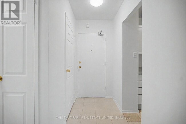 Building Photo - 888 Glen St