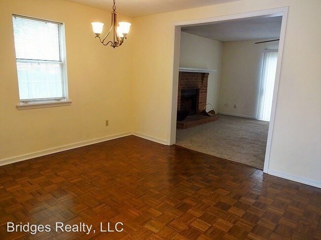 Building Photo - 2463 Riverlook Dr